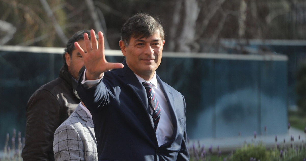 Parisi advierte que eventual triunfo de Kast sería una “mala noticia”