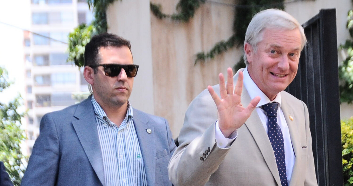 Kast se defiende de críticas por evadir preguntas en debate Archi: “No todo es blanco o negro”