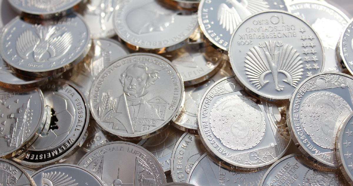 ¿La plata es el nuevo oro? Metal toca máximo histórico y está próximo a cerrar su mejor año desde 1979