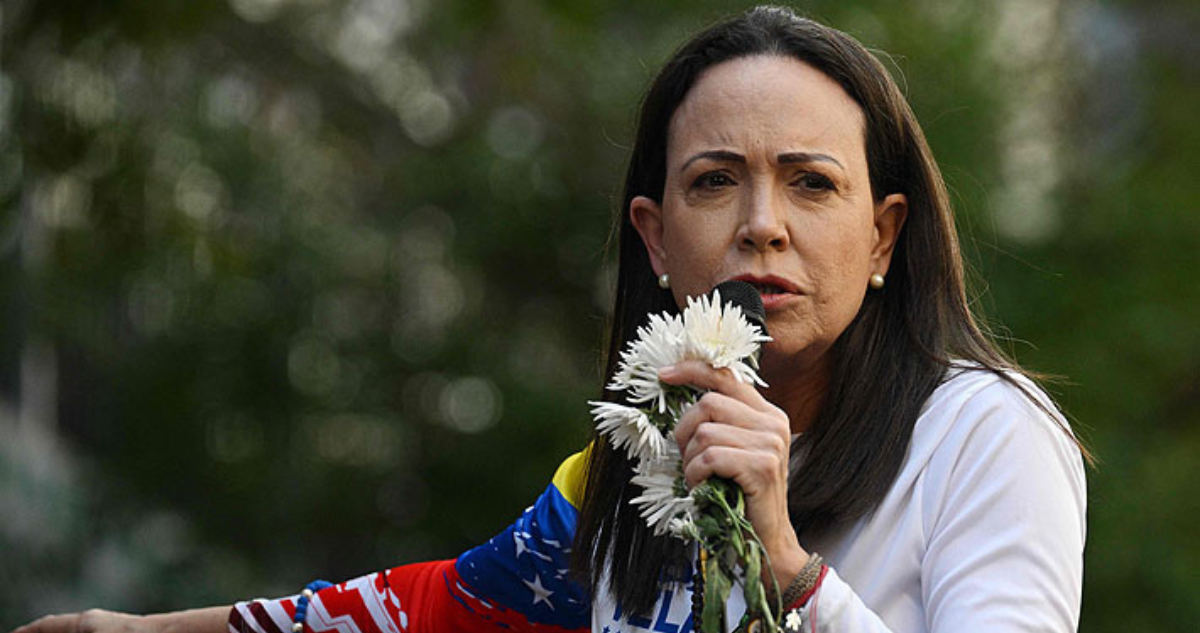 María Corina Machado sufrió una fractura vertebral durante su salida de Venezuela hacia Noruega