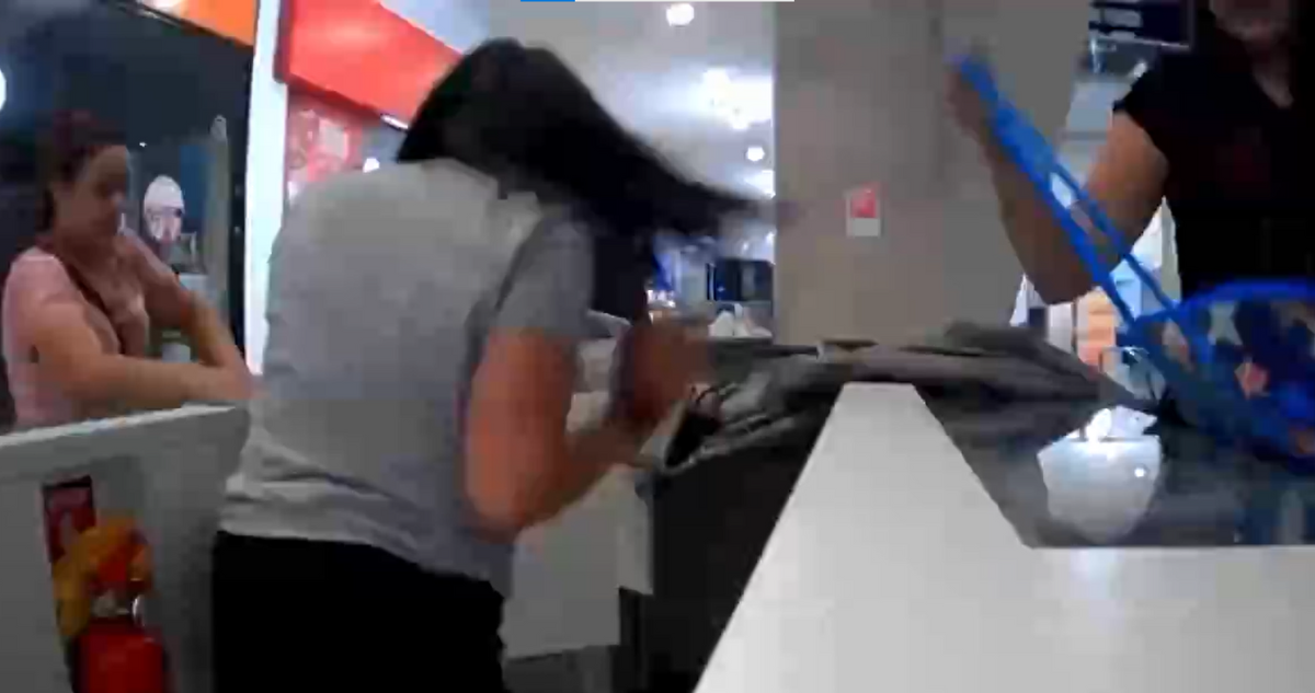 Mujeres que robaron en Mall Plaza Norte podrían enfrentar penas agravantes por hurto durante incendio