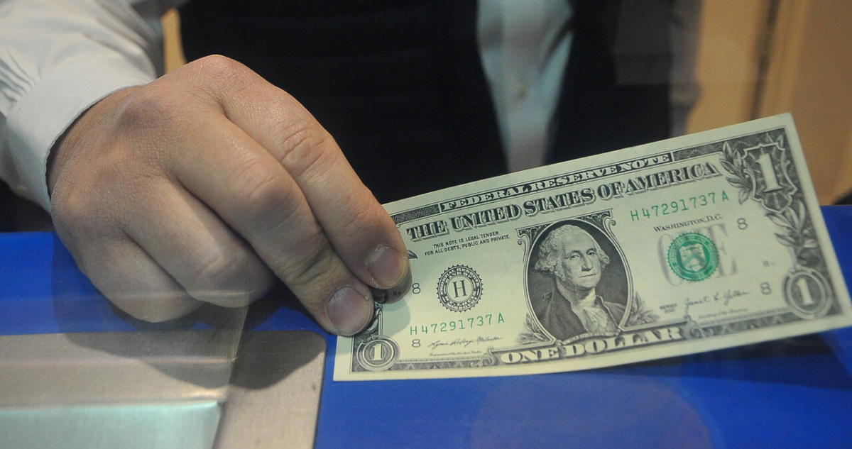 Nuevo repunte del dólar: divisa roza los $920 tras las nuevas señales del Banco Central