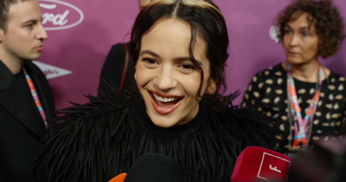 Polémicos dichos de Rosalía sobre feminismo causan debate: “No me considero suficientemente perfecta”