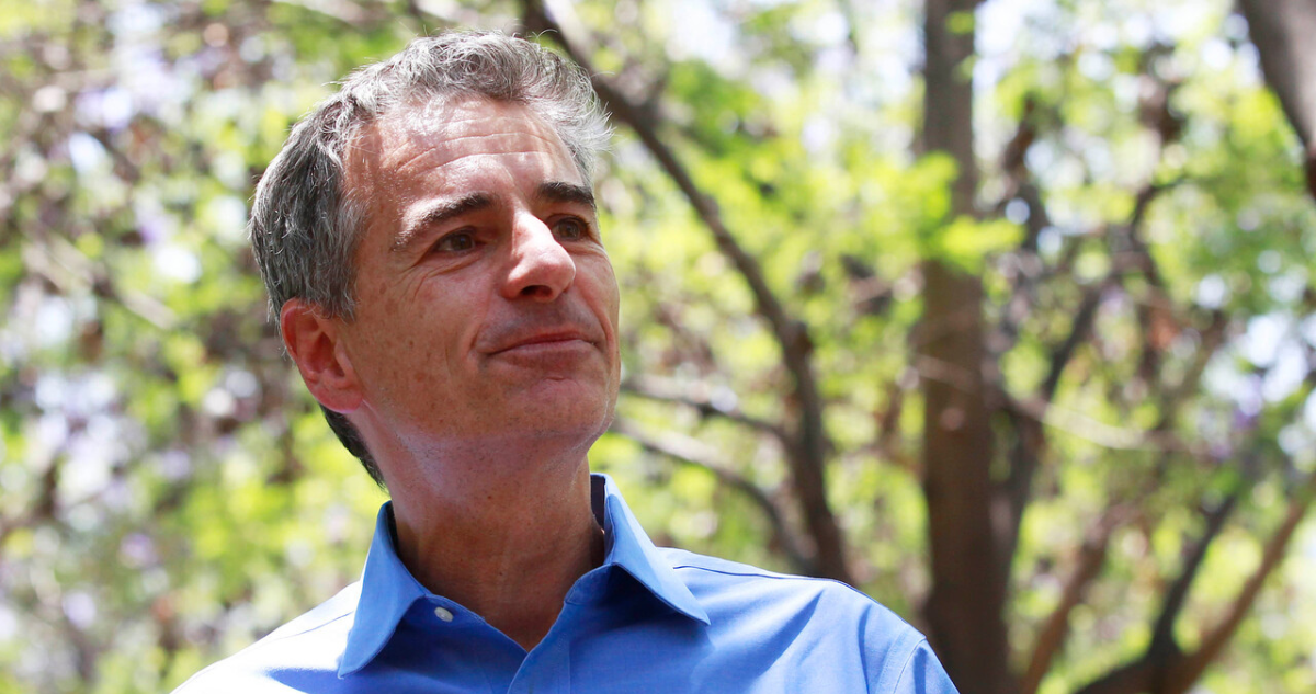 “Populismo puro”: Velasco arremete contra idea de Kast de eliminar contribuciones a primera vivienda