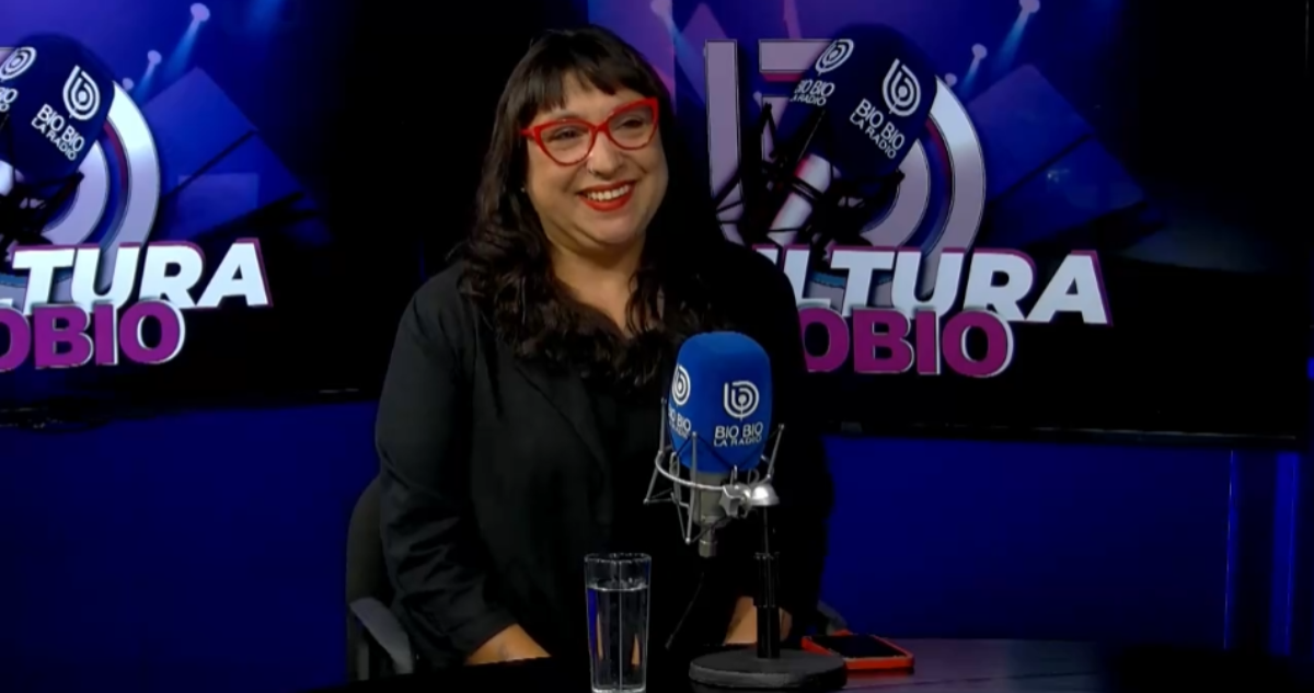 Lorena Ojeda: "La Patogallina convive en el espacio público con la memoria y lo popular"