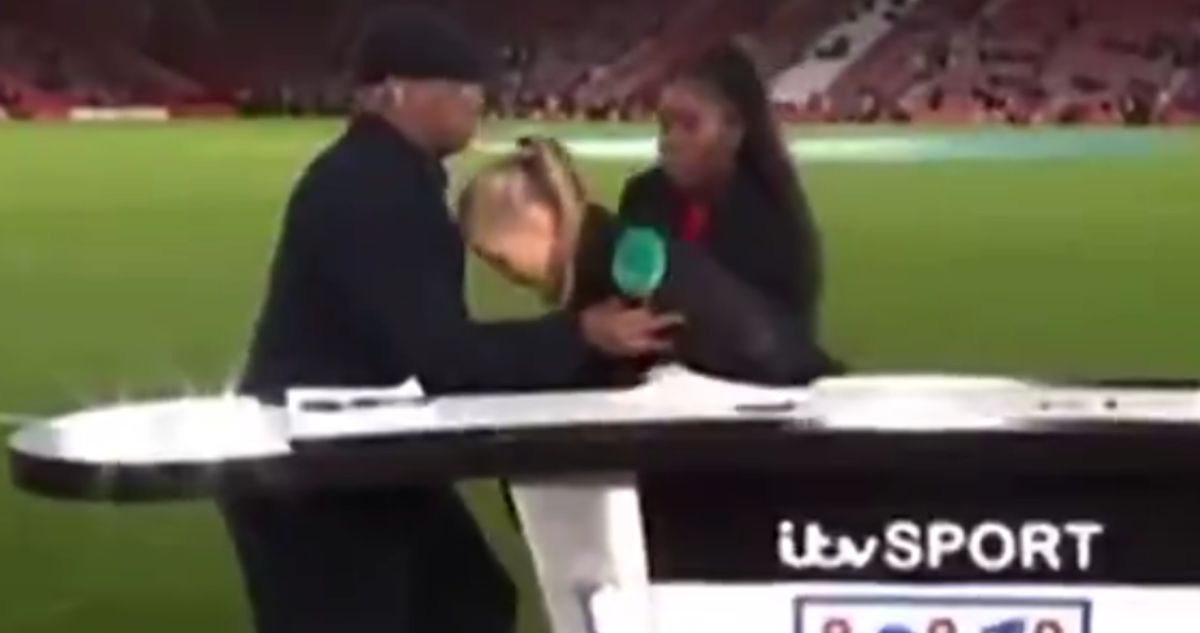 Periodista Laura Woods se desplomó en transmisión de la TV inglesa.