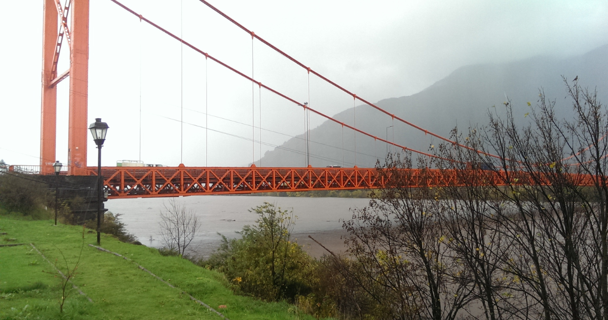 Rotura de tensor en puente Presidente Ibáñez de Puerto Aysén exige obras que podrían durar un año