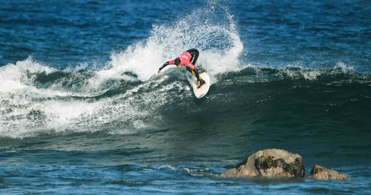 Surfer isleño Roberto Araki se queda con el cierre del Campeonato Nacional de Surf Rapa Nui Pro