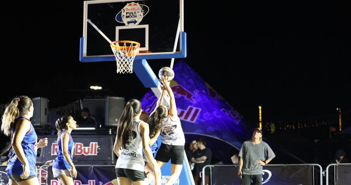 En Valdivia se realizó con éxito Red Bull Full Moon, torneo de básquetbol 3×3