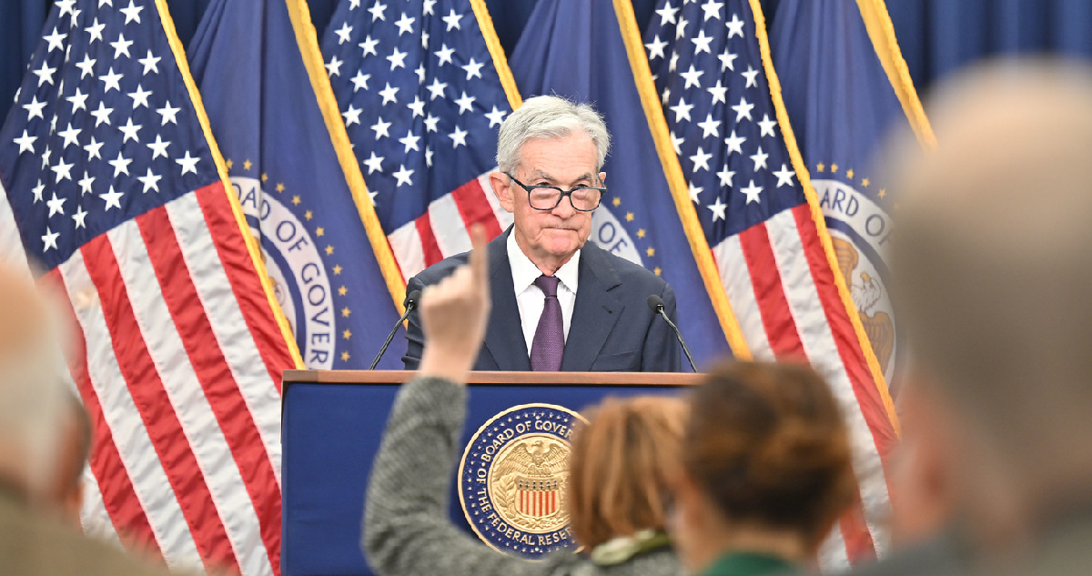 Sin votación unánime: la Reserva Federal cumple con el pronóstico y baja la tasa de interés en EEUU