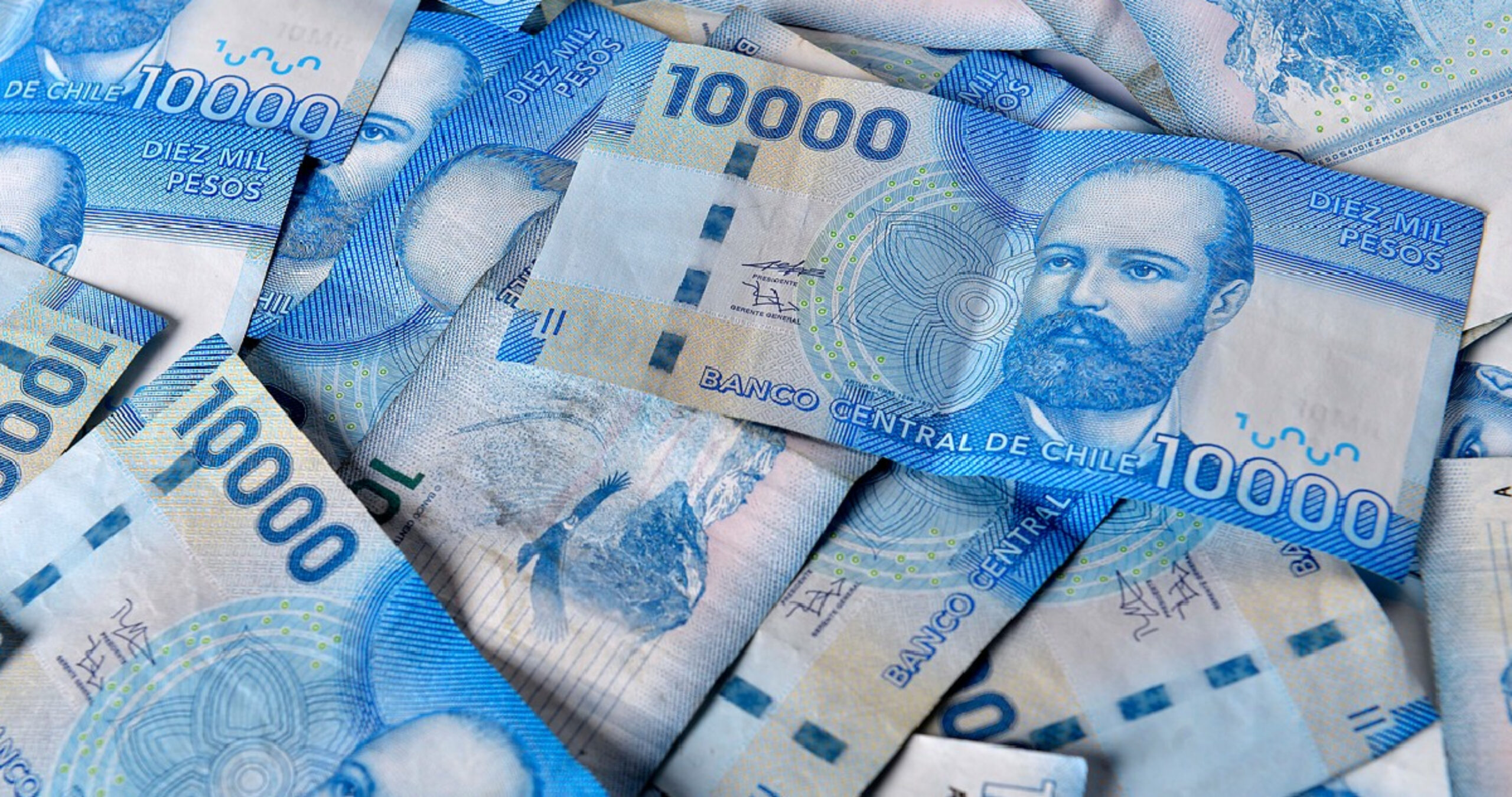 INE informa que sueldos siguen marcando alzas ante contención de inflación: bajó la brecha de género