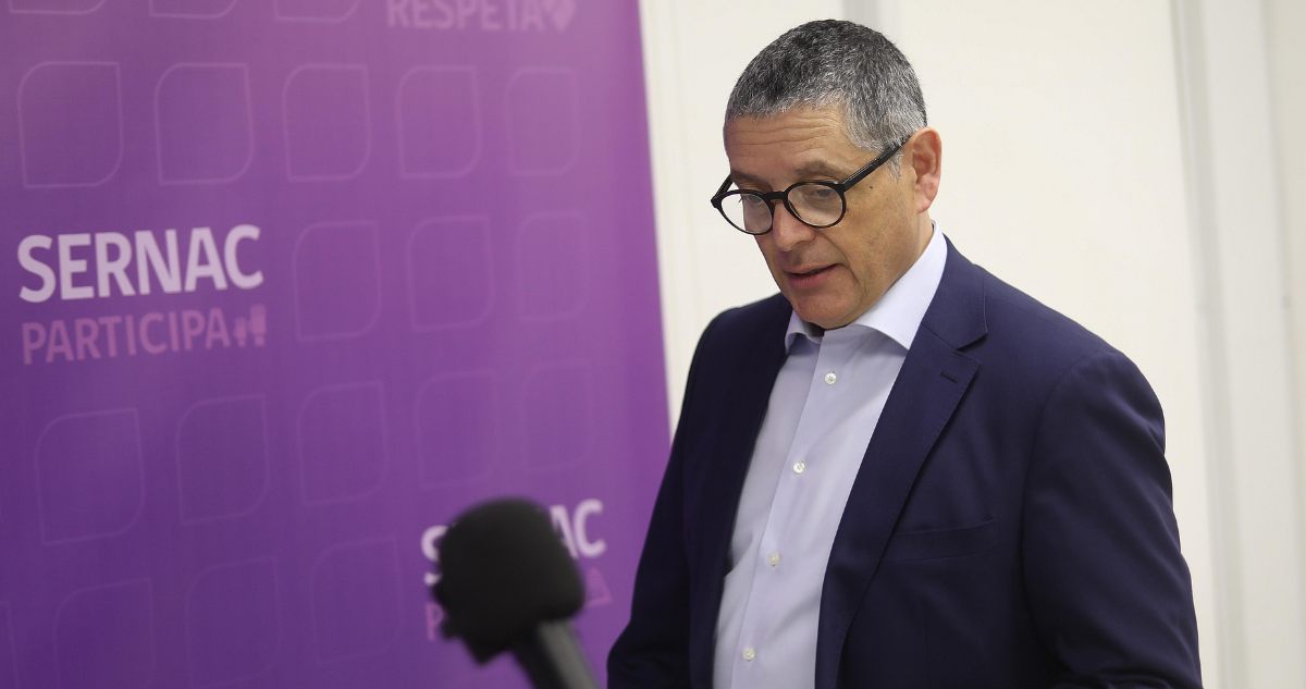 Suspenden a director del Sernac en medio de sumario en su contra: seguirá recibiendo millonario sueldo