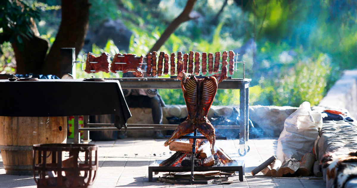 Cordero al palo chileno se ubica entre los 100 mejores platos del mundo