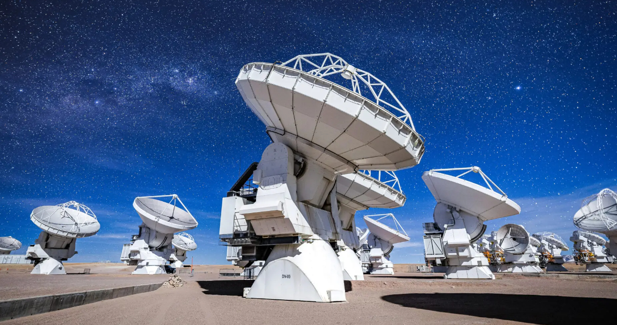 Astrónomos captan desde Chile inéditos 57 “rostros” de una estrella moribunda con el telescopio ALMA