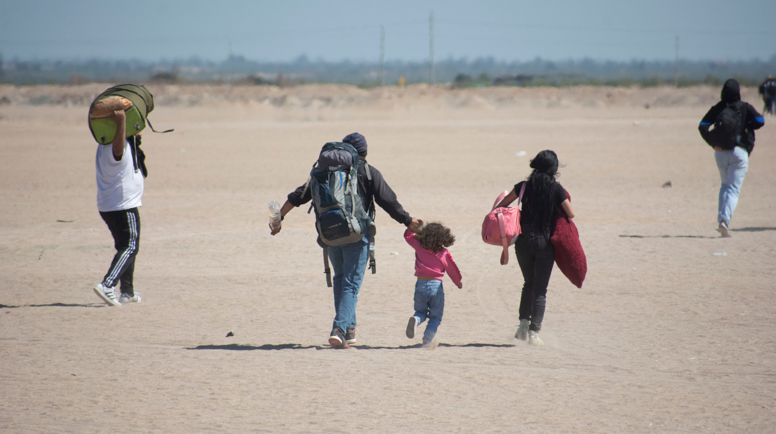 En tabla: Tensión en el norte reactiva proyecto de Centros de Internación Provisoria para migrantes
