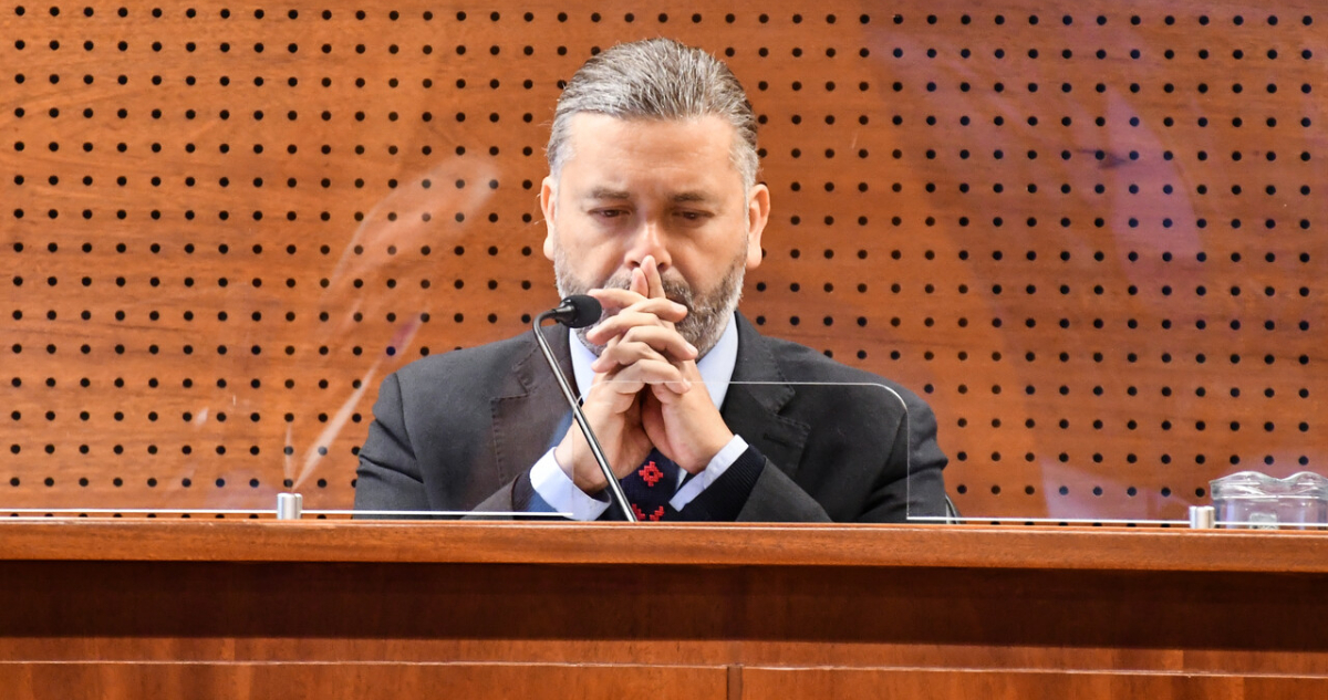 Indagan viajes al extranjero del juez Daniel Urrutia mientras estaba con licencia psiquiátrica