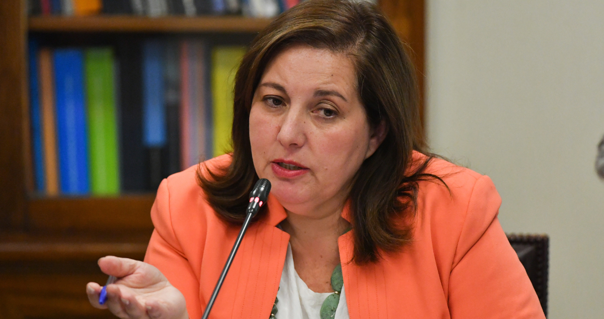 Vodanovic dice desconocer punto del reajuste del sector público que fijaría "amarre" de funcionarios