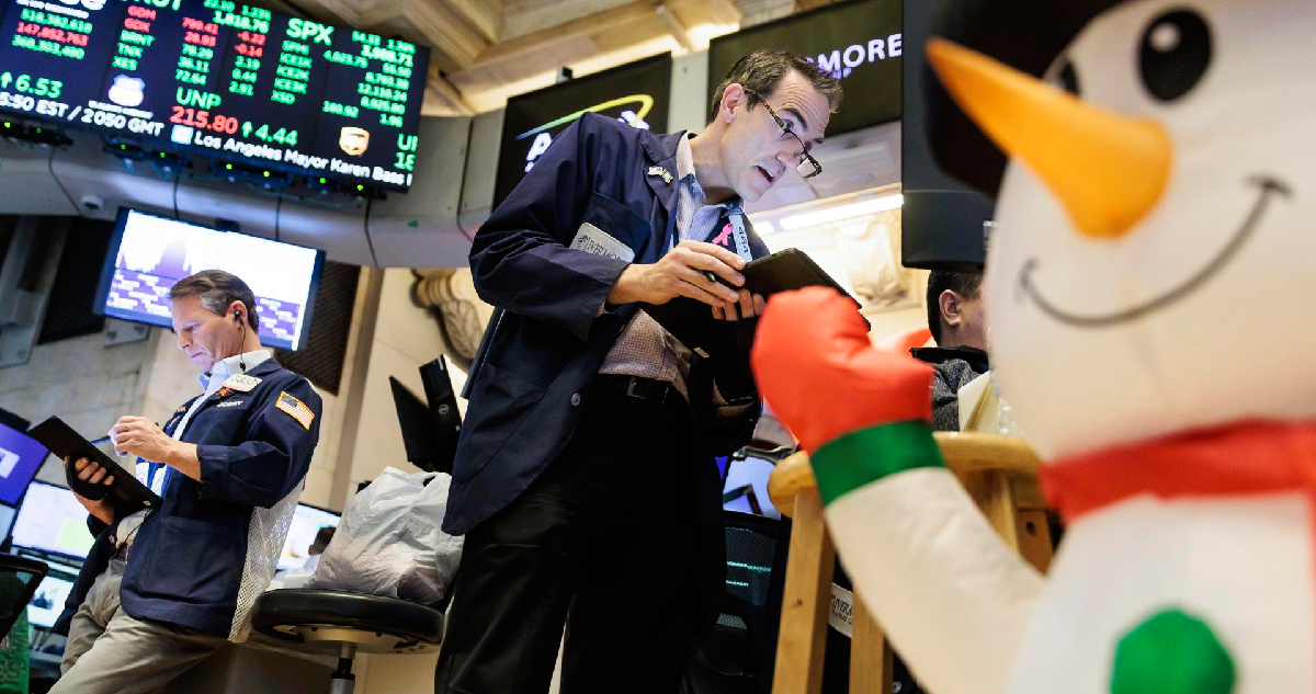 Wall Street abre mixto en una sesión corta por Navidad y el IPSA cede tras su nuevo máximo histórico
