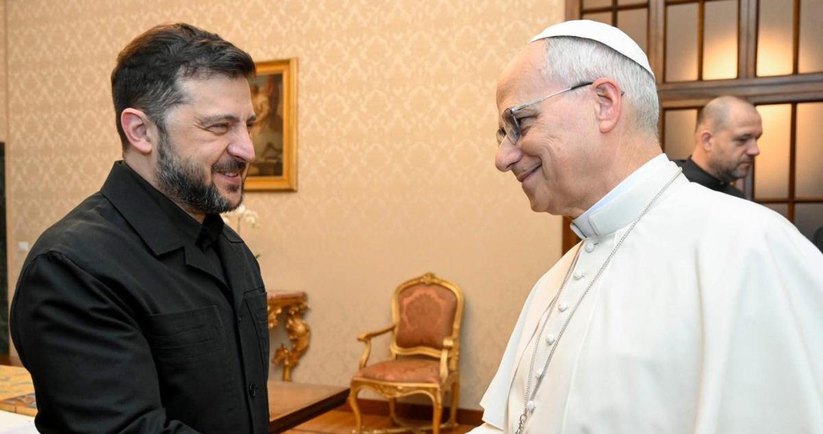 Volodimir Zelenski junto al papa León XIV
