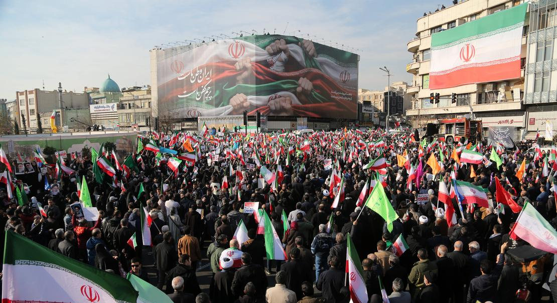 Teherán, 12 de enero de 2026: manifestaciones organizadas por el Estado contra las protestas nacionales.