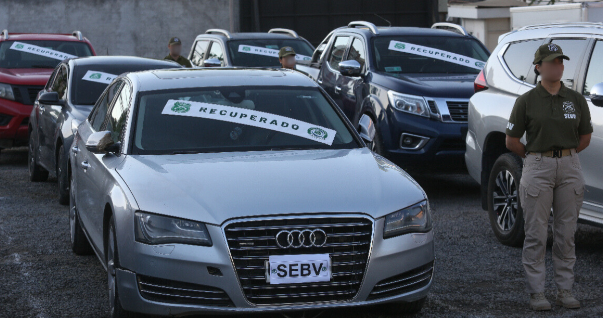 Robaban autos y los vendían a Bolivia: 16 detenidos y $600 millones recuperados en operativo en Calama