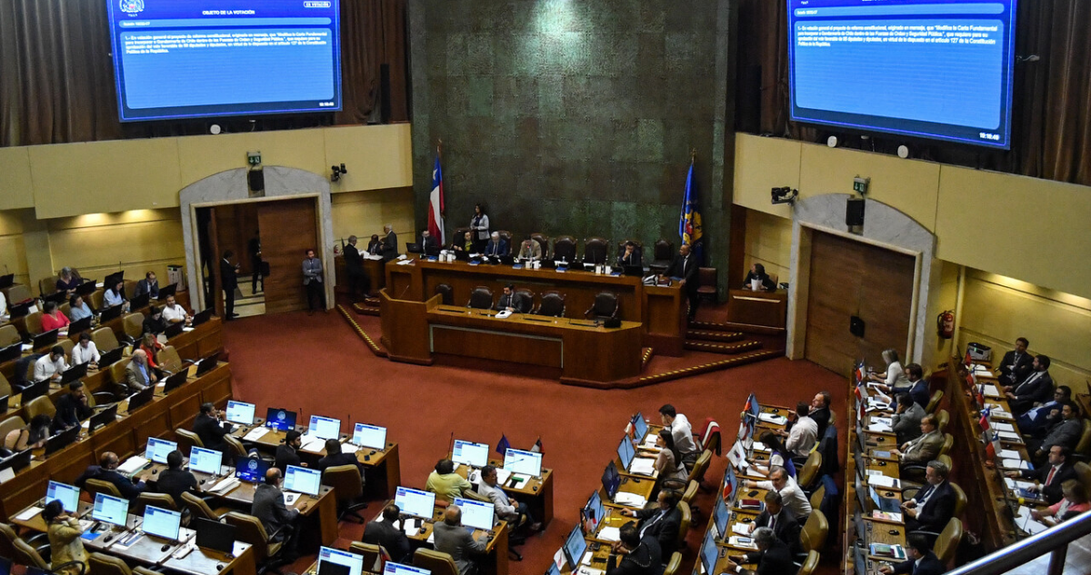 Reforma al sistema político será votada en marzo tras acuerdo entre Comisión de Gobierno y Ejecutivo