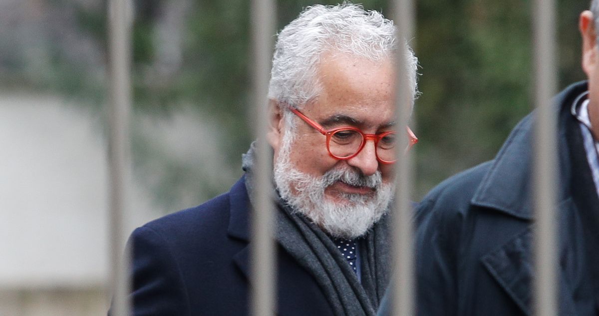 Fiscalía solicita penas contra imputados en caso Audios: 14 años de cárcel a Hermosilla y 20 a Sauer