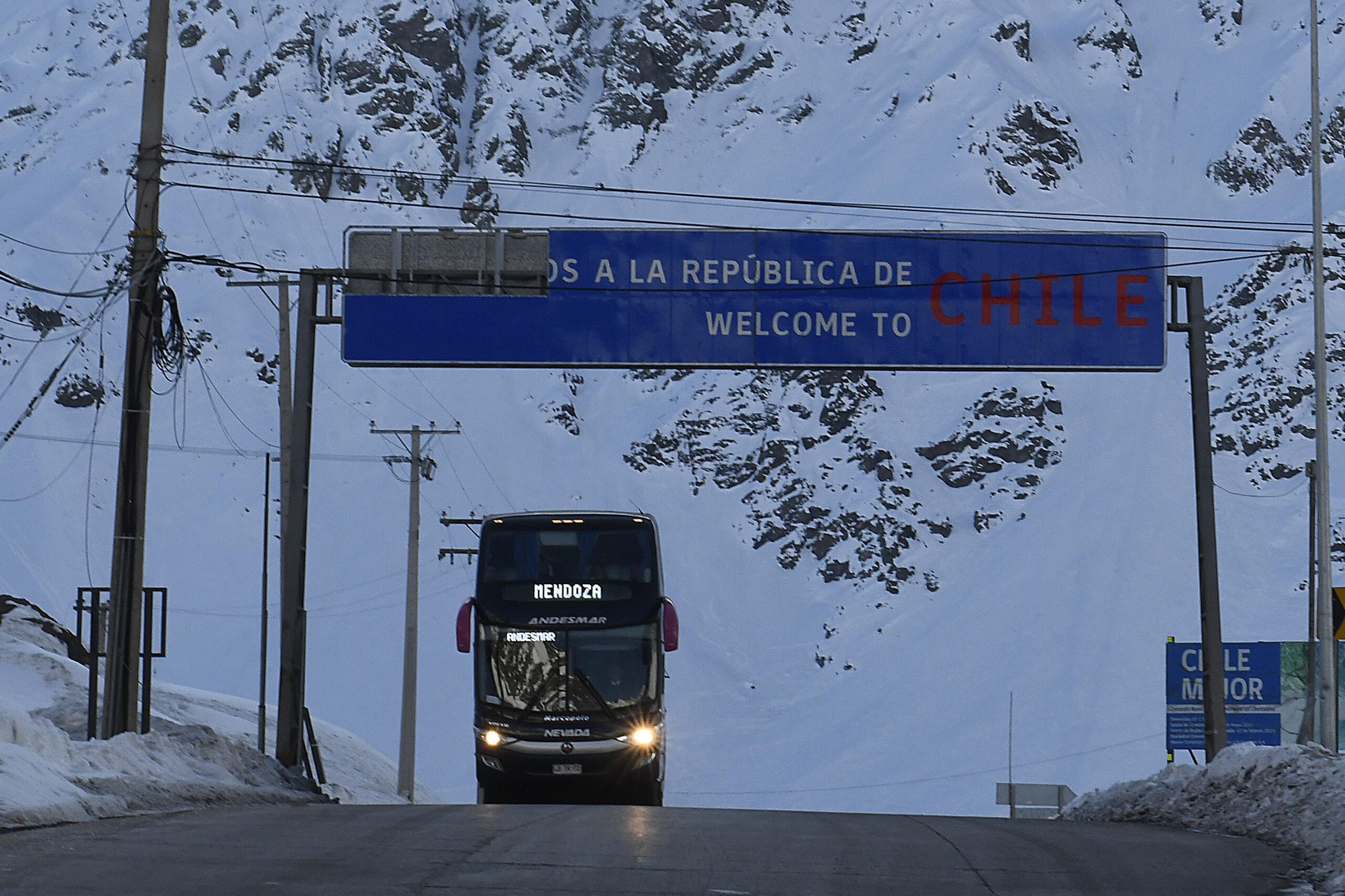Reabren paso fronterizo Los Libertadores tras limpieza: lluvias causaron caída de material