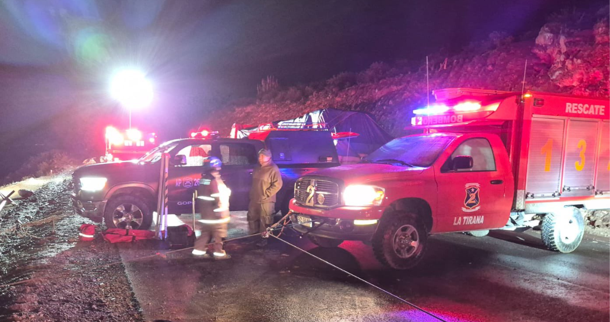 Accidente en ruta Huara-Colchane deja dos fallecidos: camioneta desbarrancó desde más de 50 metros
