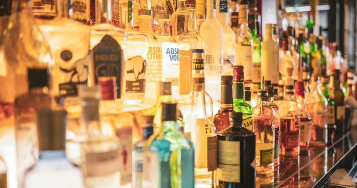 Por incumplir normativa vigente: Municipalidad de La Serena pone fin a 18 patentes de alcoholes