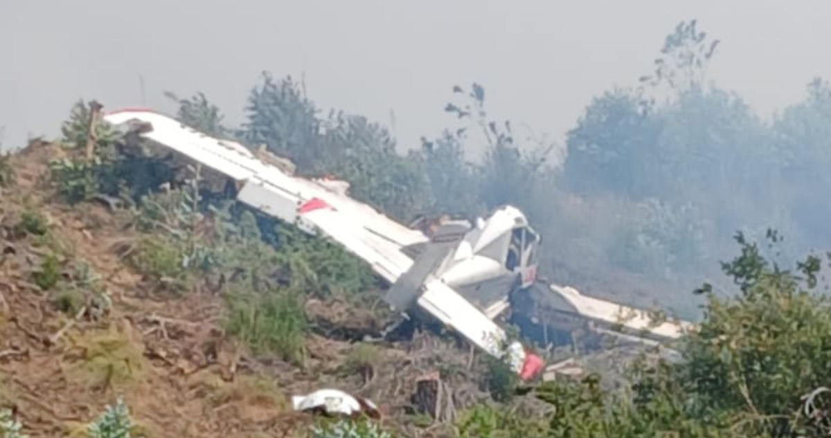 Avión que combatía incendio forestal capotó en Lebu