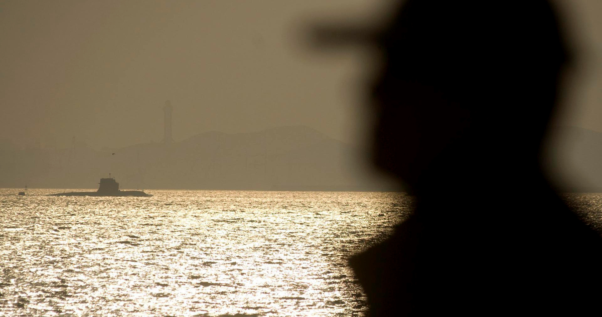 Schubert oficia a Interior y Cancillería por arribo de buque y submarino chino ante eventual espionaje