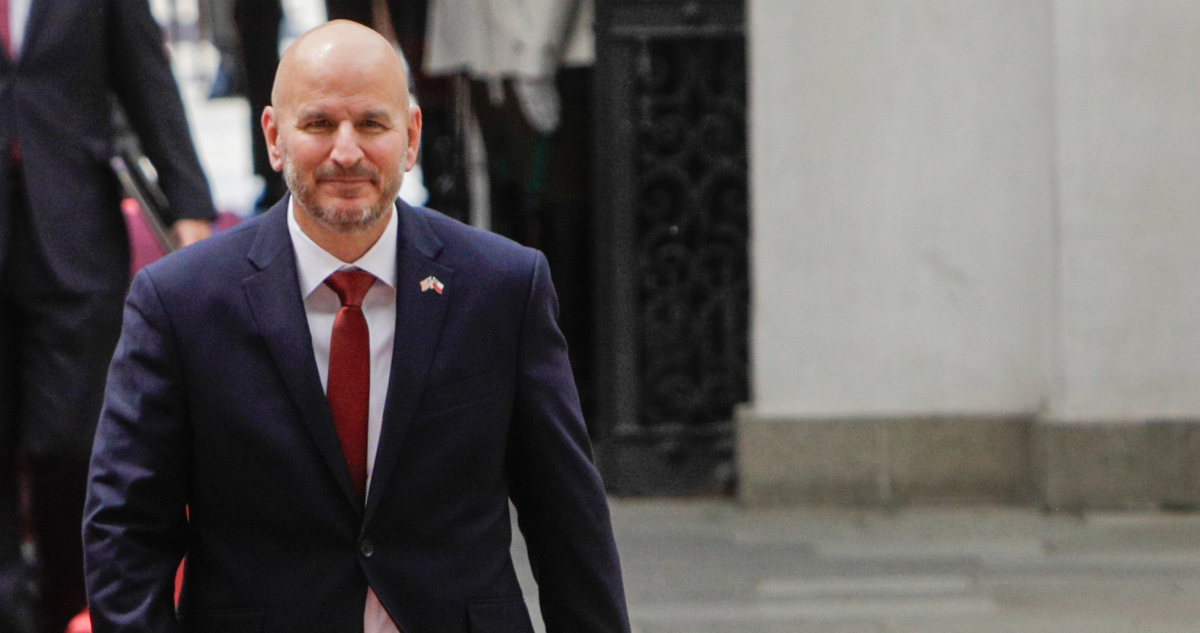 Cámara activa reclamo contra embajador de EEUU y a la vez se alista su visita al Congreso