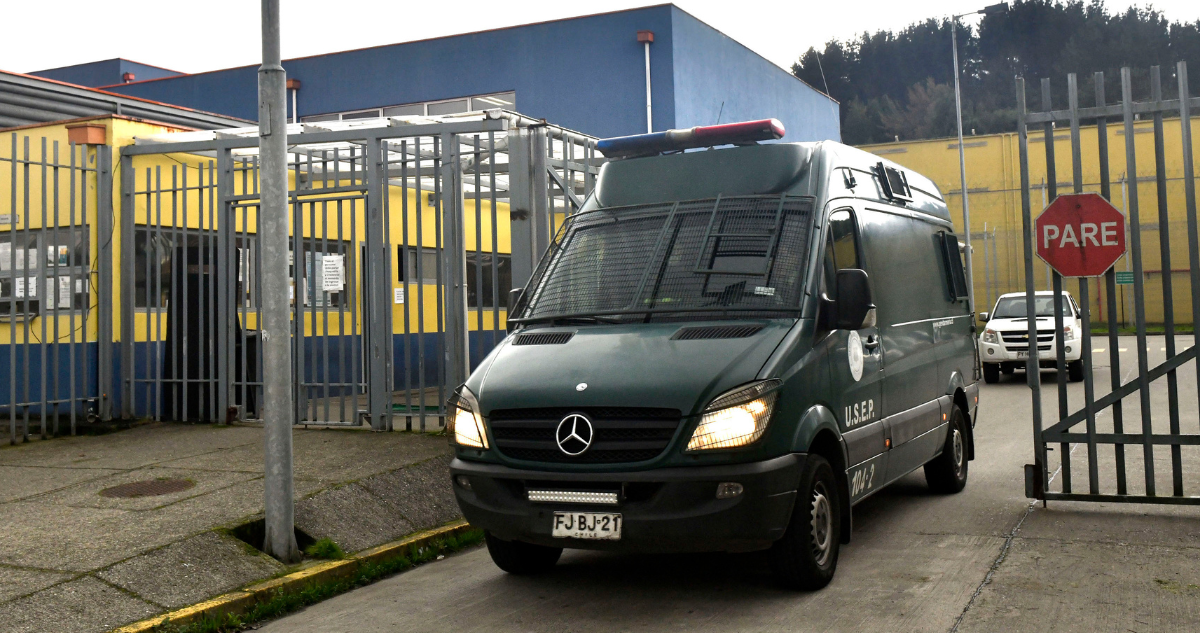 Reo de cárcel de Valdivia muere tras ser apuñalado en riña ocurrida en comedor del recinto penal