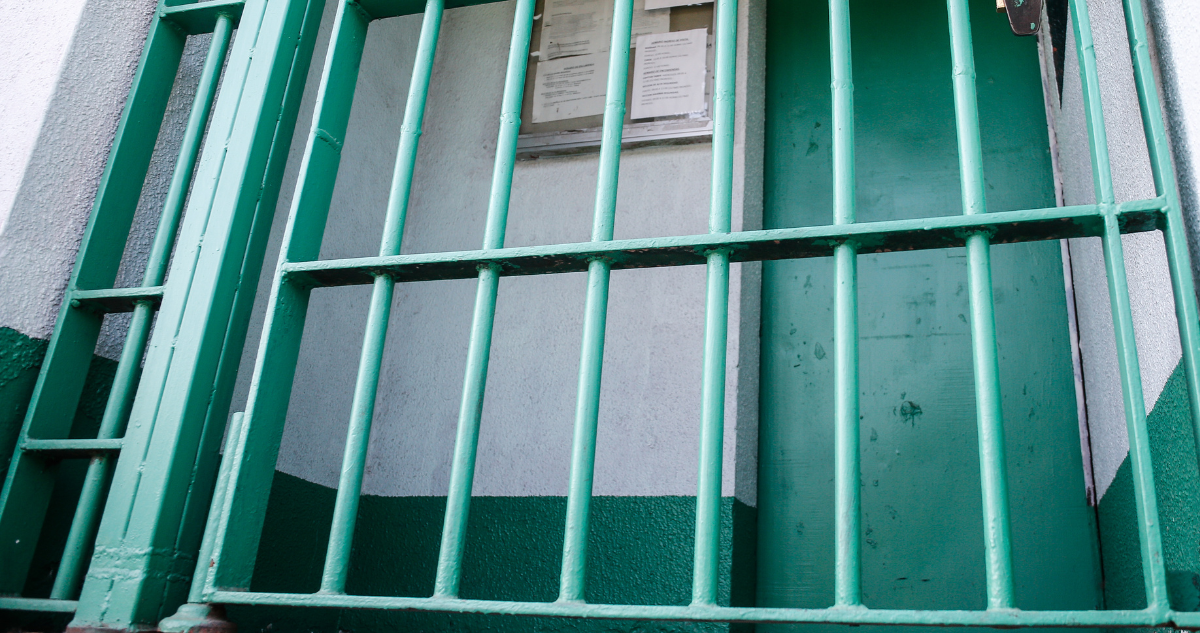 Prisión preventiva a gendarme acusado de ingresar drogas a módulo de la cárcel de Valparaíso