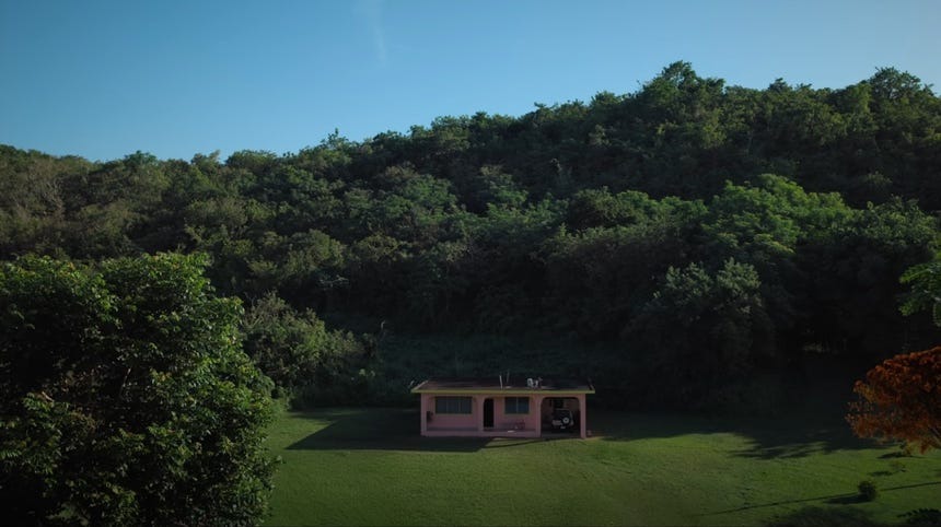 Qué es la casita de Bad Bunny: el polémico e íntimo escenario que le costó una millonaria demanda