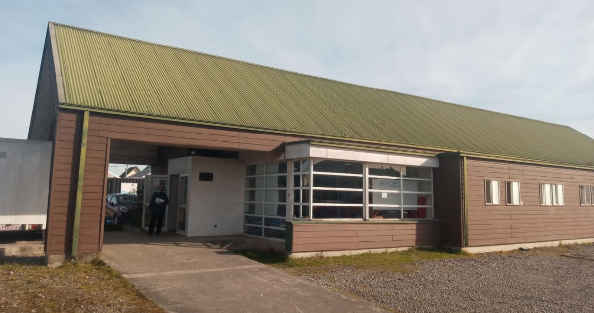 https://media.biobiochile.cl/wp-content/uploads/2026/01/cecosf-de-puerto-montt-queda-con-un-solo-medico-tras-sumario-y-prision-preventiva-de-profesionales.png