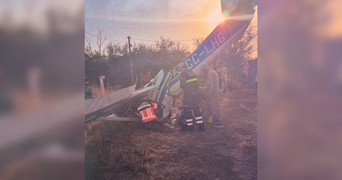 Avioneta capota en parcela colindante a aeródromo de Curacaví: reportan un lesionado