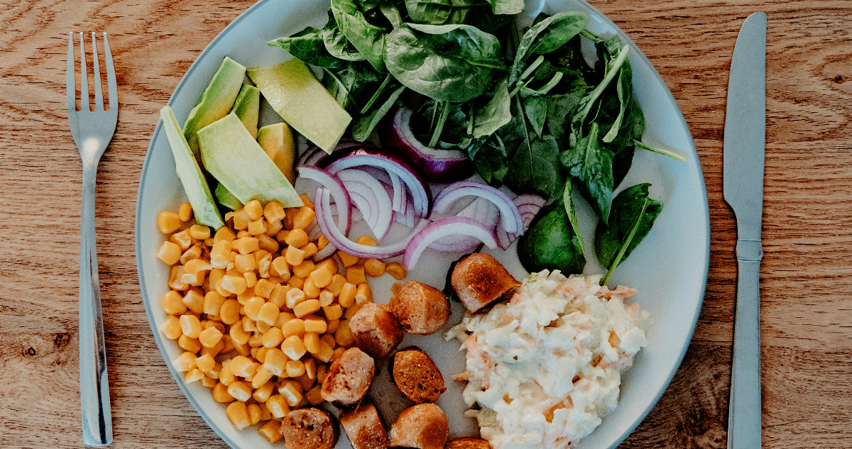 Un estudio demostró que cenar en vez de “tomar once” reduce los riesgos cardiovasculares