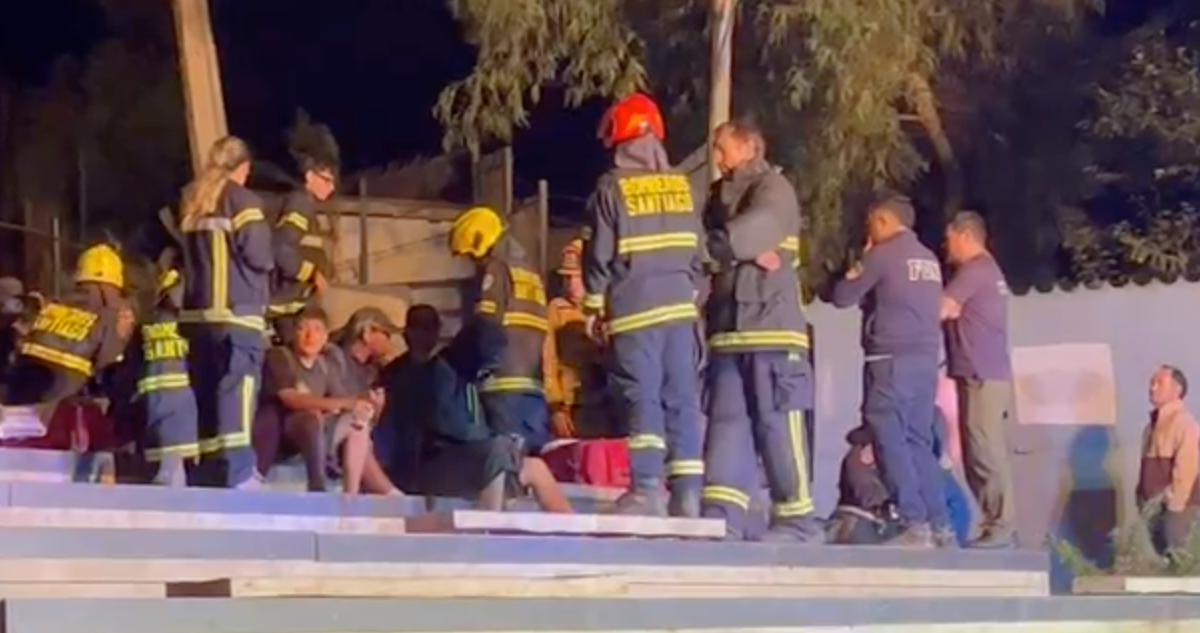 Con síntomas de fatiga severa y deshidratación rescatan a nueve jóvenes desde el cerro El Carbón