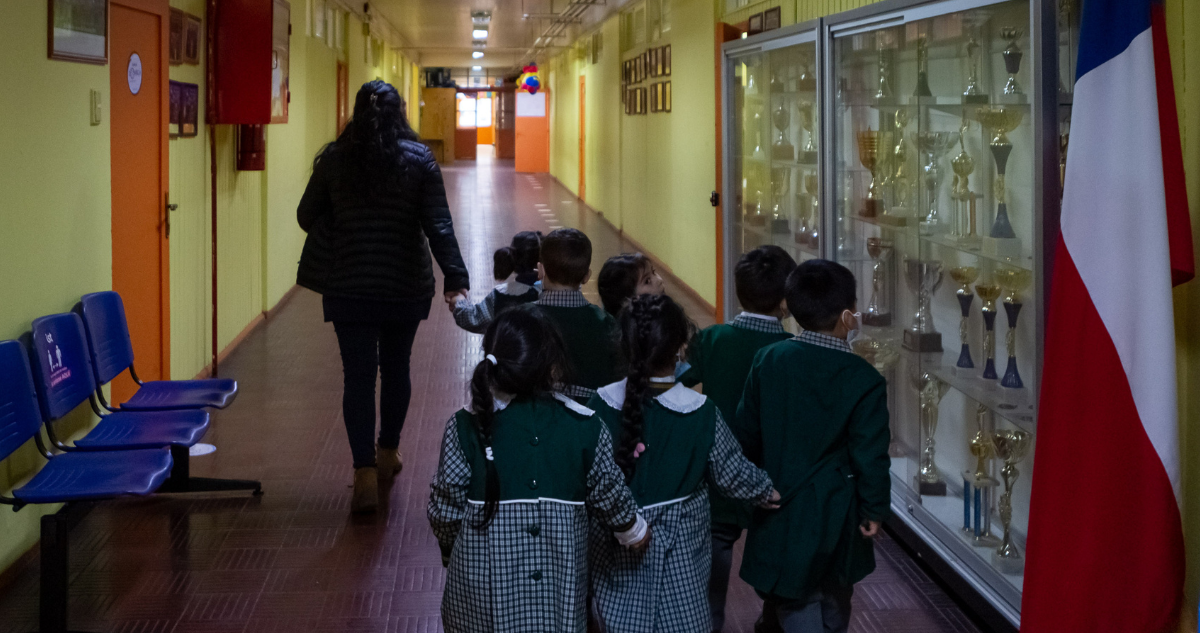 CGR: 72 entidades públicas mantuvieron trabajando con menores a personas inhabilitadas para ello