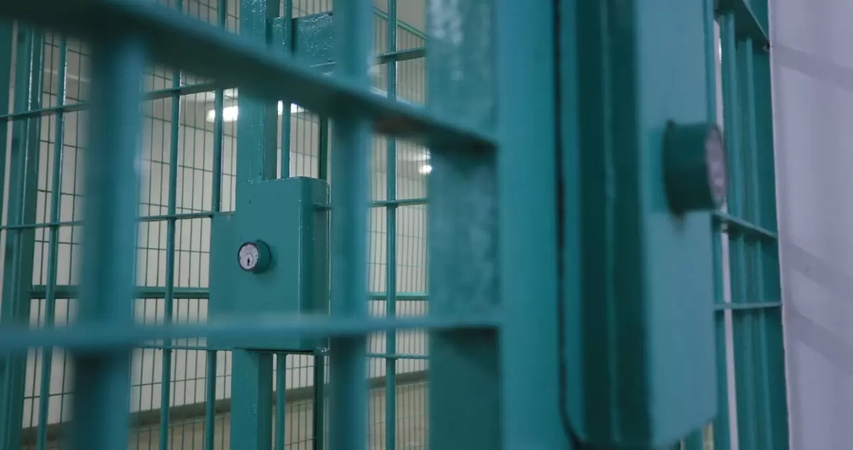 Joven estuvo más de un año en prisión por robo que no cometió: resultó ser inocente y será indemnizado