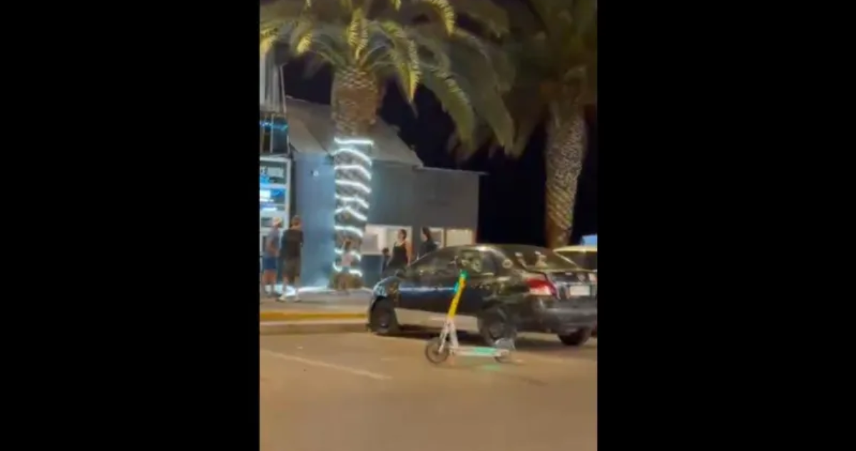 Cobran $3 mil: "Cuidadores" de autos usan scooters para bloquear estacionamientos en Coquimbo