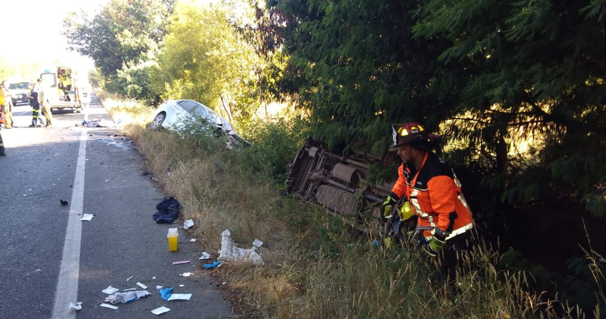 Grave accidente de tránsito deja 10 lesionados y un niño fallecido en ruta que une Villarrica y Freire