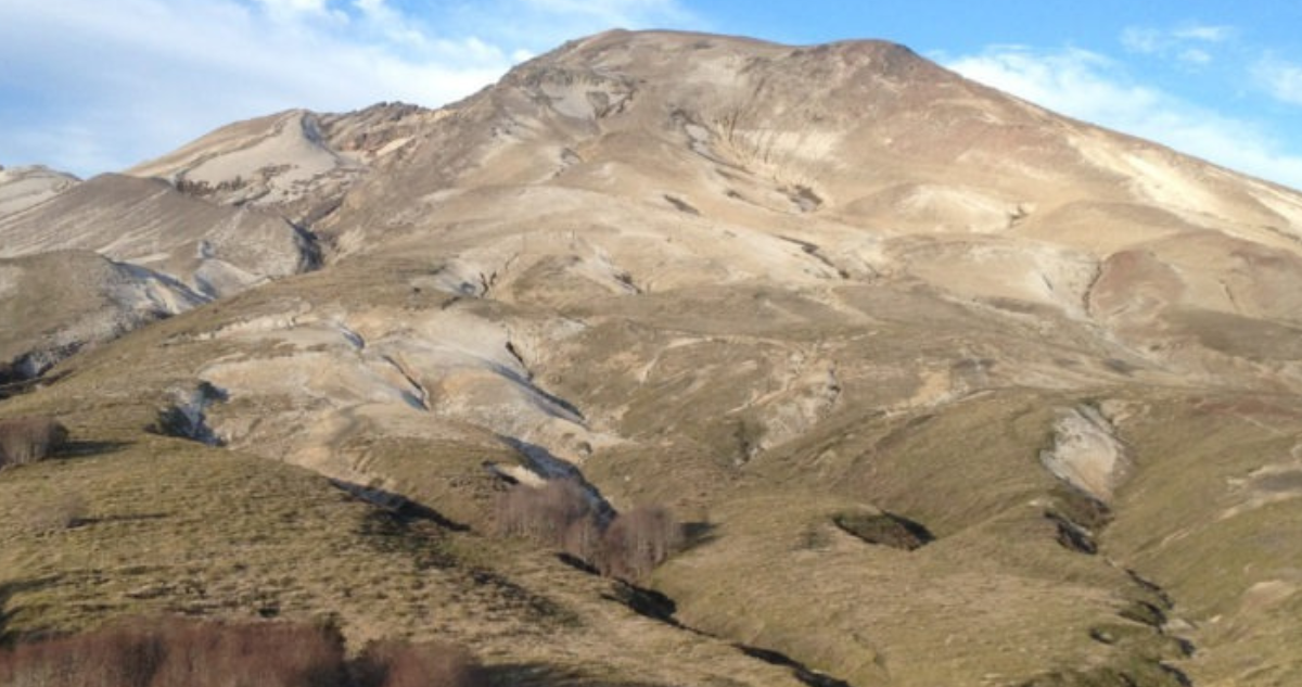 Autoridades coordinan simulacros de erupción volcánica para mejorar tiempos de respuesta en Los Ríos