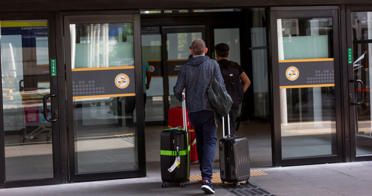 Contraloría da luz verde a ley que obliga a aerolíneas dar datos de pasajeros a policías y Fiscalía