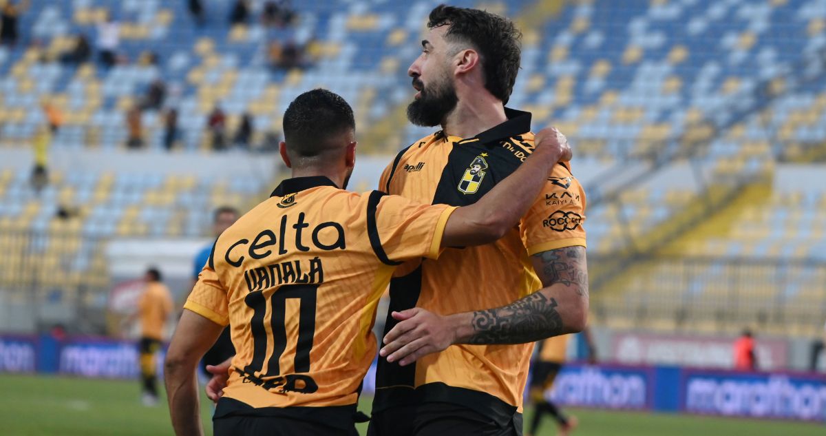 Coquimbo Unido aprovechó los errores de Deportes Limache y se inscribe en final de Supercopa