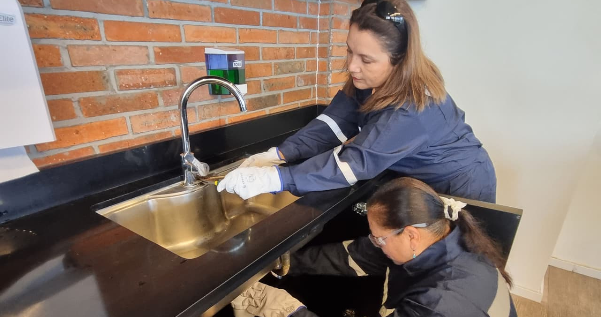 Lanzan cupos para que mujeres de región de Valparaíso aprendan gasfitería: requisitos y cómo postular