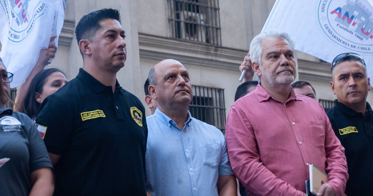 Cut y gremios de funcionarios piden al presidente Boric frenar urgencia de reforma a Gendarmería por vulneración sindical
