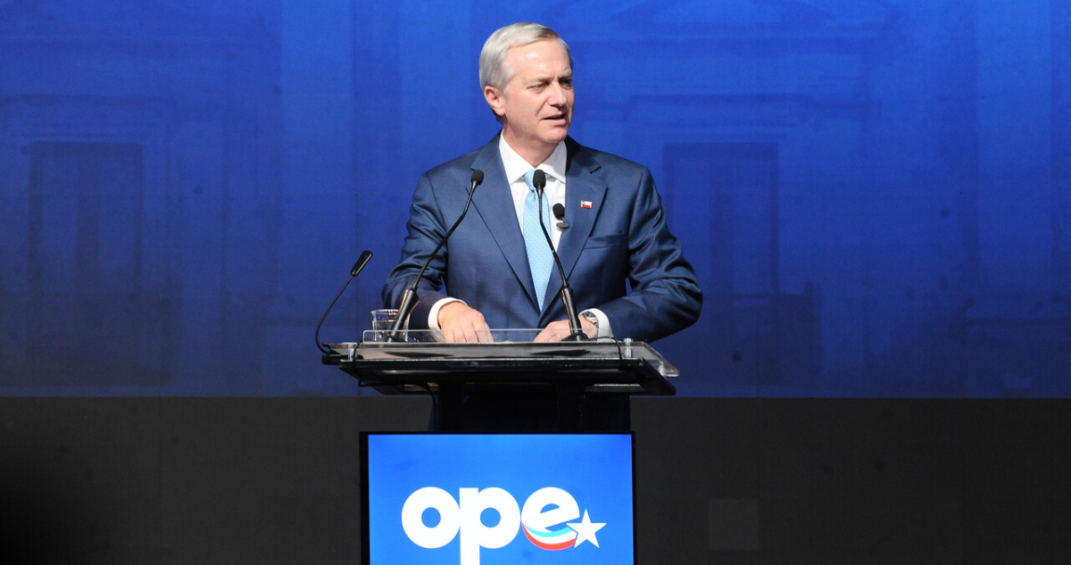 Postergan anuncio de delegados a la espera del retorno de Kast a Chile